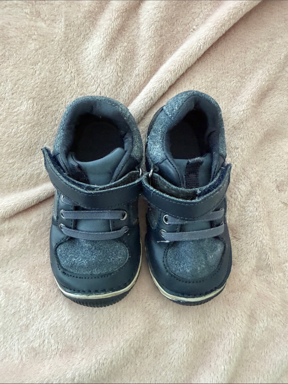 Stride Rite Toddler Navy and Gray Velcro Sneakers 7.5XW